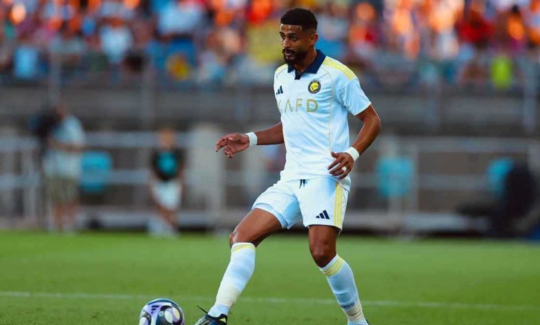 الإفريقي التونسي يتعاقد مع لاعب خط الوسط سايدو خان