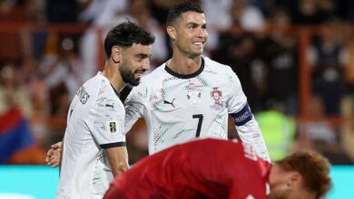 يحتفظ بصورتها عليه.. هاتف لامين يامال يفضح أحدث علاقاته النسائية (صور)