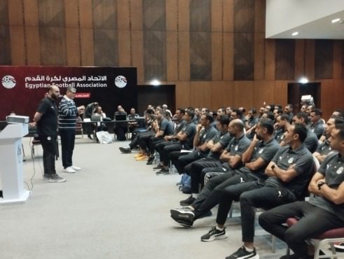 اجتماع عاجل للحكام بدعوة من أوسكار رويز