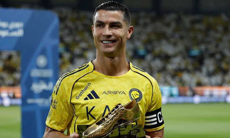 رابطة الدوري الإنجليزي تهدد جماهير ليفربول بعقوبة بعد إساءات عنصرية لنجم بورنموث