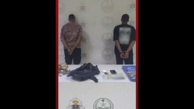 السعودية.. وافدان من السودان يثيران السخط على مواقع التواصل وفيديو يكشف فعلتهما