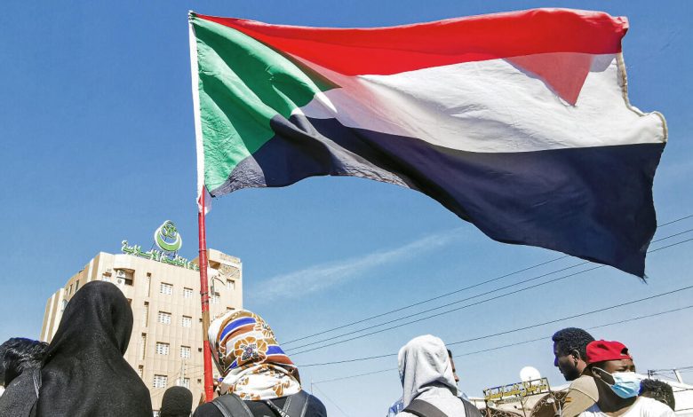 من هدنة إنسانية إلى حكم مدني.. خارطة طريق لإنقاذ السودان بدعم خليجي