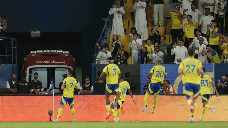 ياسين بونو يكتسح تصويت أفضل حارس مرمى في العالم