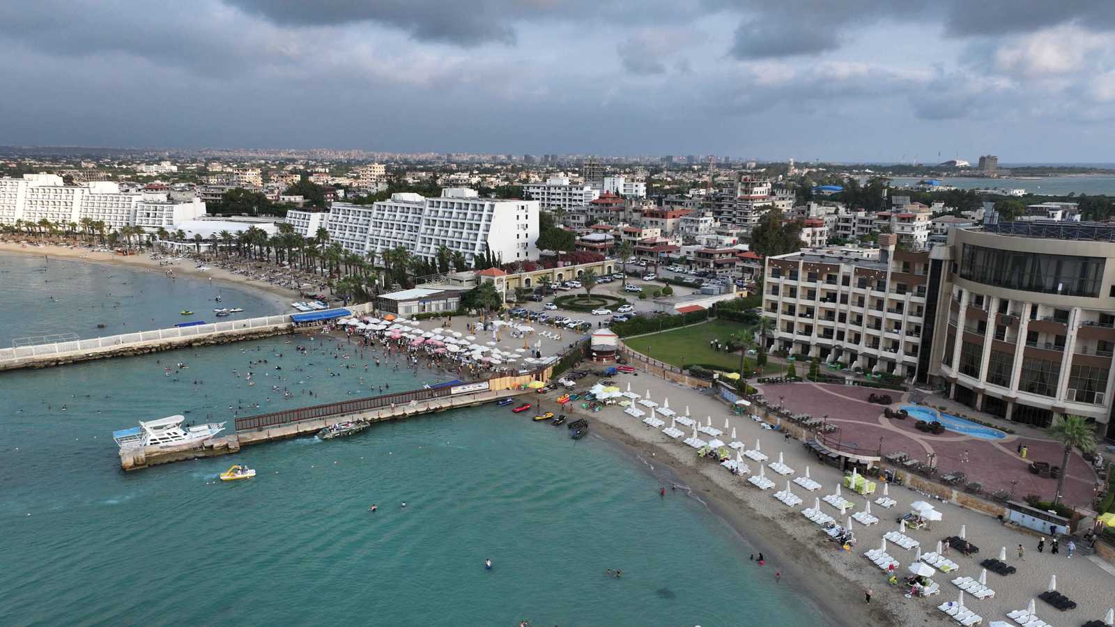 بسبب انتحال صفة طبيب.. إغلاق مستشفى وعيادة في مصر