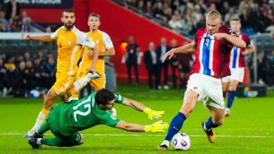 متزوجة من لاعب لديه.. من هي المذيعة التي غض أردا توران بصره عنها؟ (فيديو)