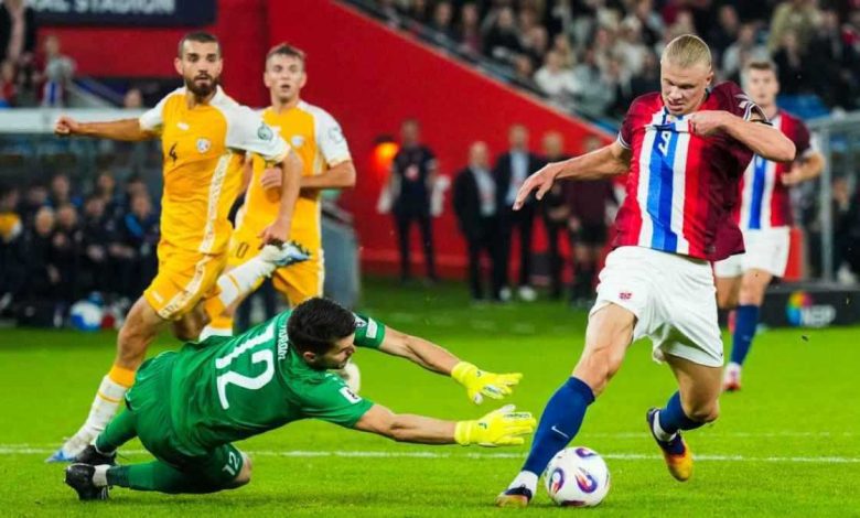 متزوجة من لاعب لديه.. من هي المذيعة التي غض أردا توران بصره عنها؟ (فيديو)