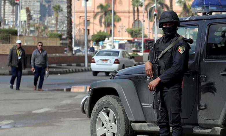 نال ملايين المشاهدات.. فيديو مؤثر لطفل يوجه سلامه للكعبة عبر الطائرة