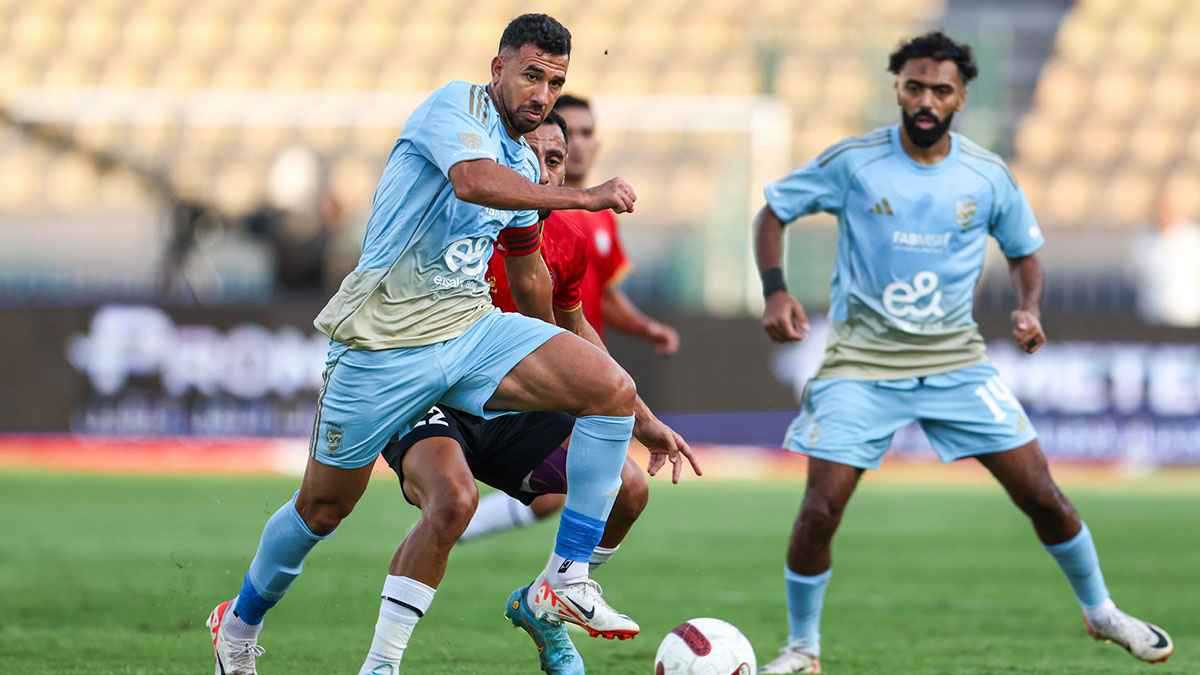 نجم الأهلي السعودي يدخل في نوبة بكاء أمام بيراميدز (فيديو)