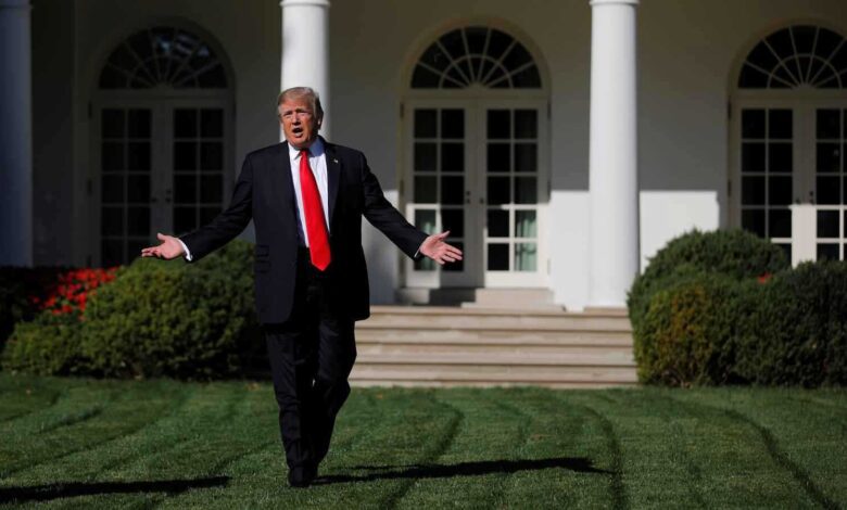 "الغبي".. ترامب "ينفجر" في وجه مقاول بالبيت الأبيض