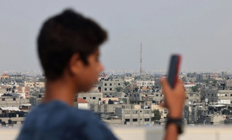 الاتصالات تعيد خدمة الإنترنت والاتصالات شمال غزة