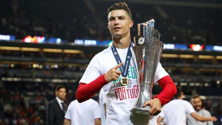 مصطفى حجي: ما حدث فضيحة.. لو كان حكيمي إسبانيًا لفاز بالكرة الذهبية