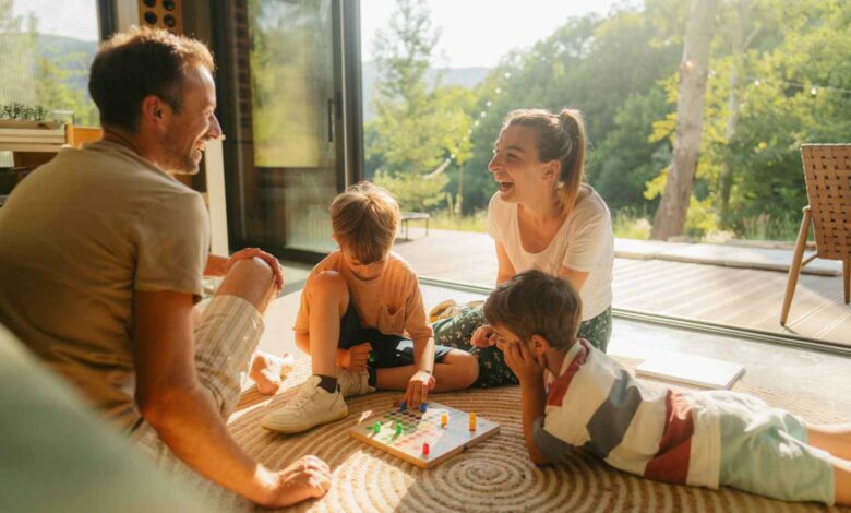 في ذكرى ميلاده.. كيف اكتسب الراحل خالد تاجا مكانته في الدراما العربية؟