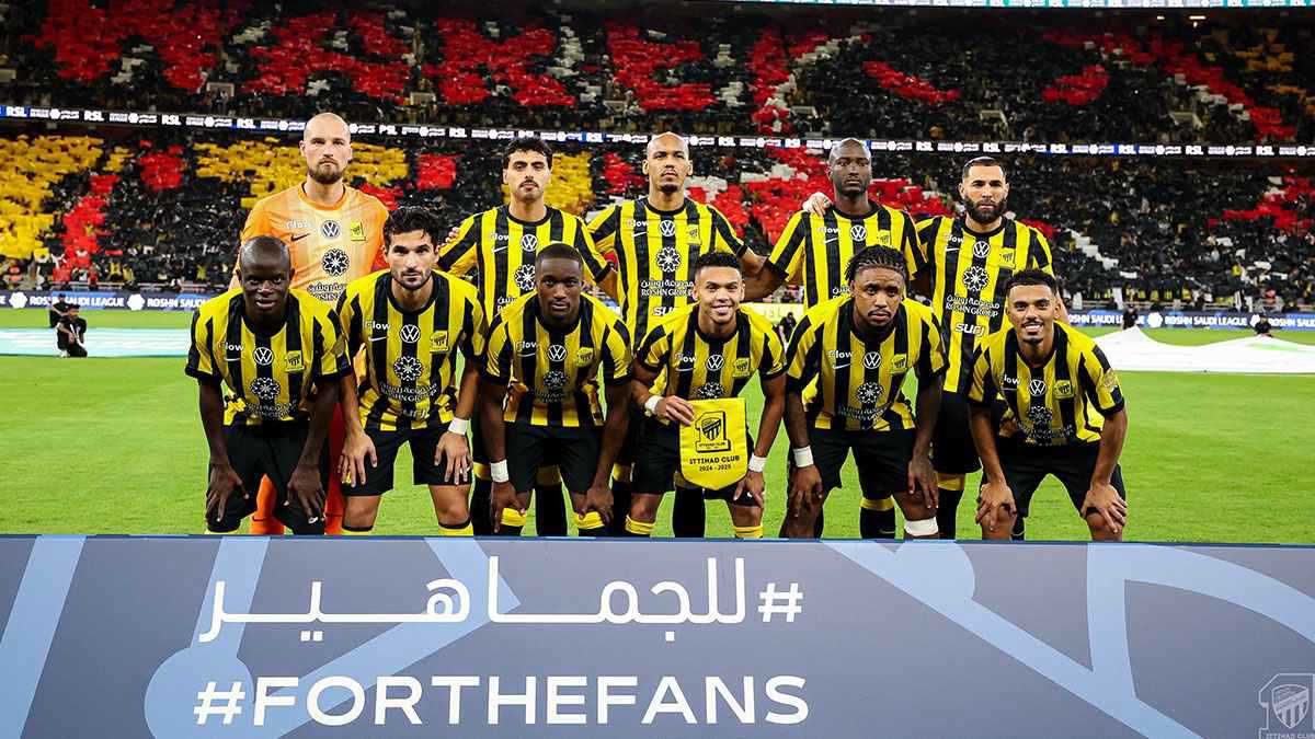 أتلتيكو مدريد يكتسح الريال ويلحق به الهزيمة الأولى في الليغا (فيديو)
