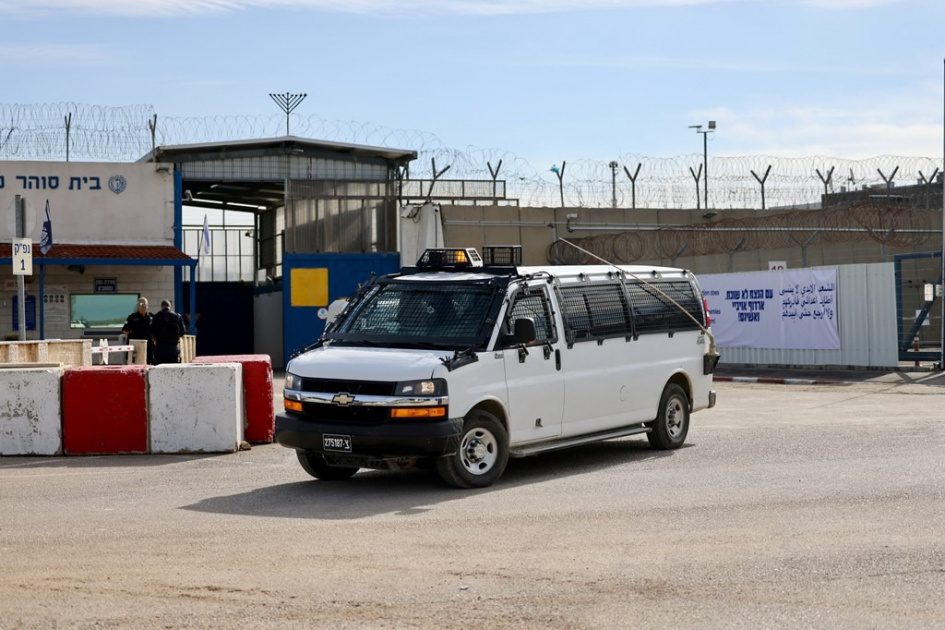الاحتلال يفرج عن 16 اسيرا من قطاع غزة