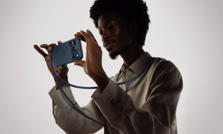 أبل تكشف عن حافظات TechWoven جديدة وحزام Crossbody Strap لهواتف iPhone 17 Pro وPro Max