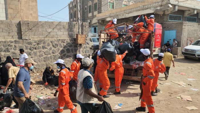 إطلاق حملة نظافة في المخا استعدادًا لذكرى ثورة 26 سبتمبر