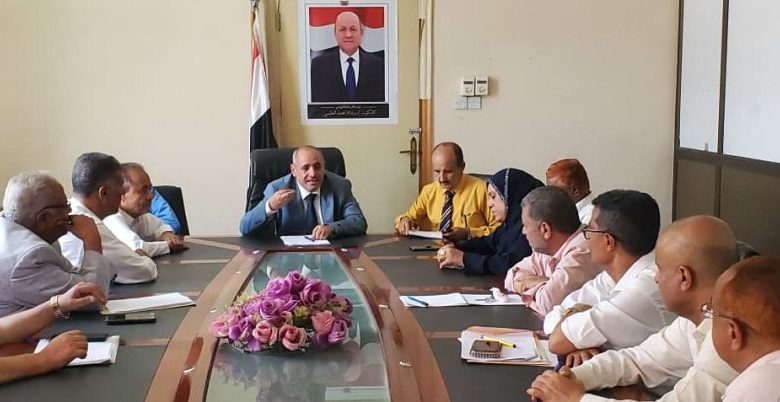 اجتماع بتعز يناقش الاجراءات الرقابية على السلع المنتهية والمخالفة