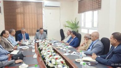 اجتماع في عدن يناقش جهود تعزيز الإيرادات الجمركية ومكافحة التهريب