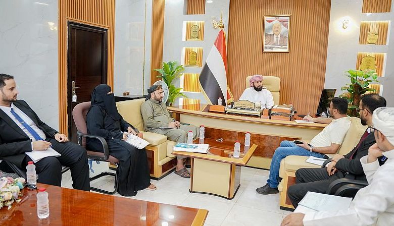 اجتماع في عدن يناقش مسودة دليل حوكمة اعمال الحج والعمرة
