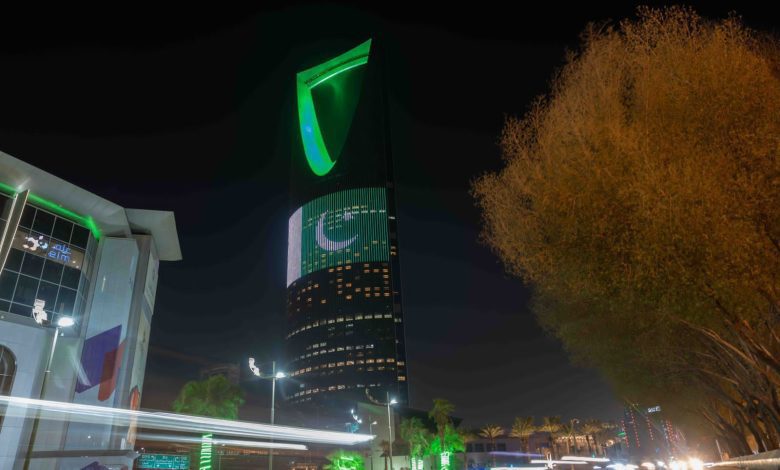 أبراج مدن المملكة تتوشح بعلمي السعودية وباكستان احتفاءً بـ"اتفاقية الدفاع المشترك"
