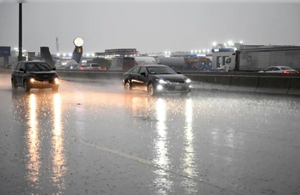 أمطار خفيفة على الليث وأضم حتى الـ8 مساء