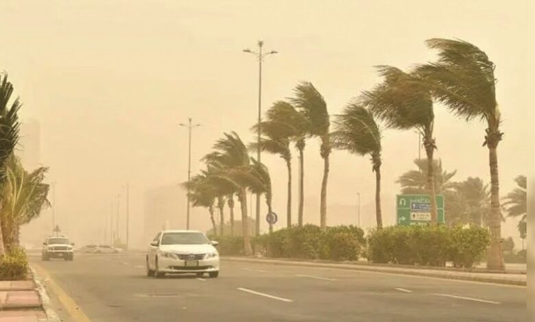أمطار ورياح نشطة على شرورة حتى الـ10 مساءً