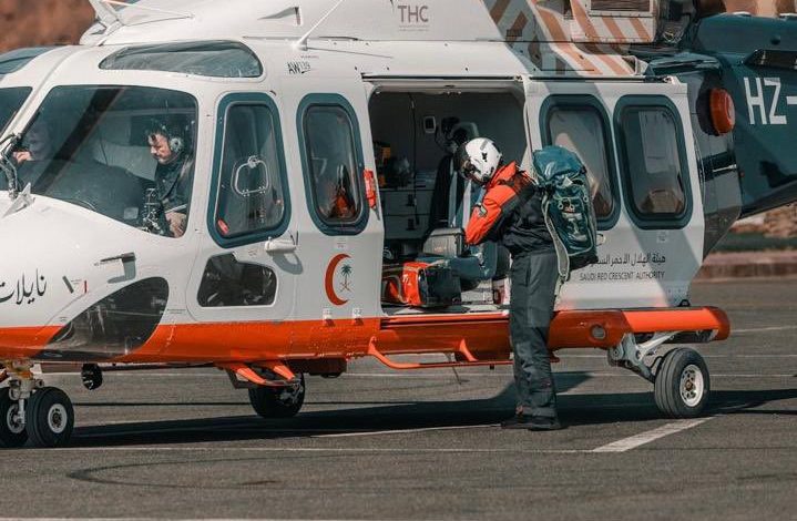 الإسعاف الجوي السعودي ينقل مصابين عراقيين إثر حادث على طريق الجوف