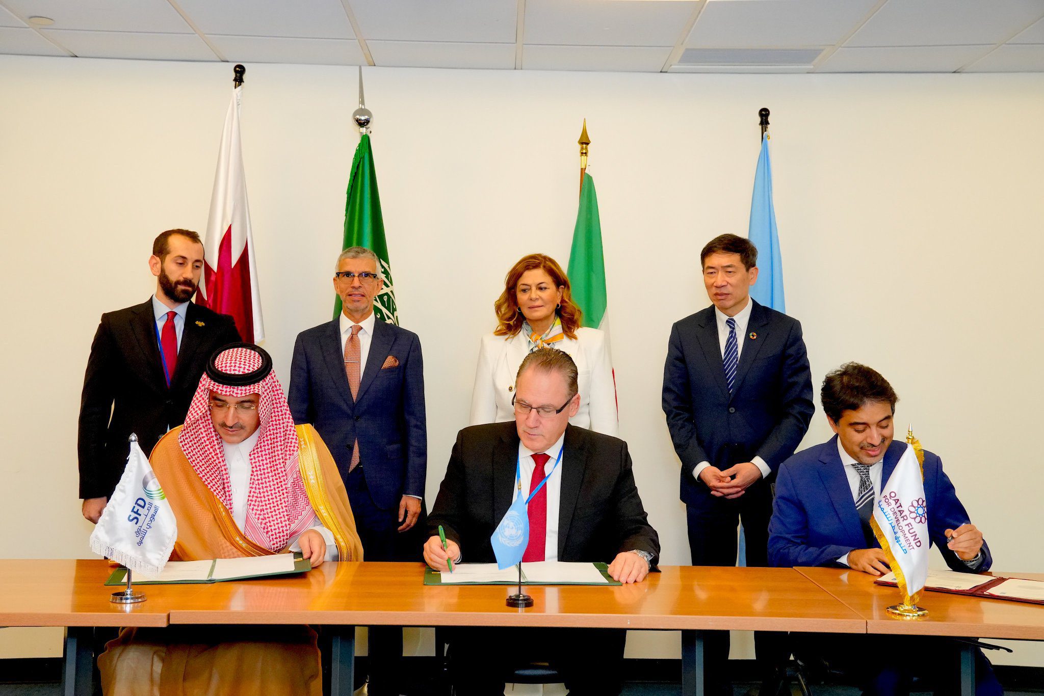 بالدعم ورفع العقوبات.. السعودية تفتح الطريق لتعافي سوريا اقتصادياً