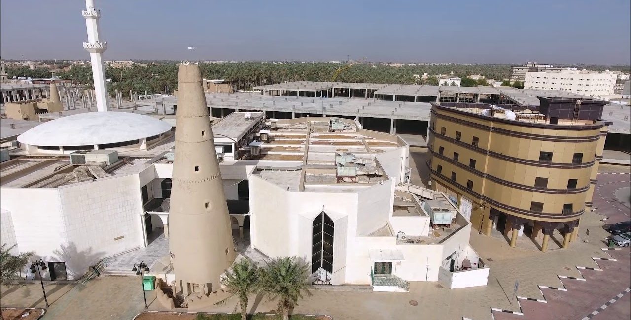 توجيه بإعادة تطوير جامع الشيخ ابن عثيمين بعنيزة