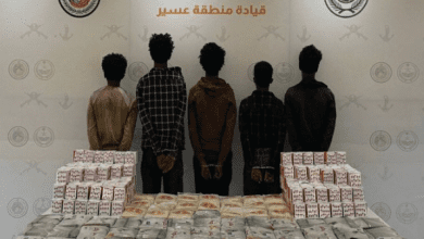 حرس الحدود يضبط 5 مخالفين يهربون مخدرات وأقراصًا محظورة في عسير