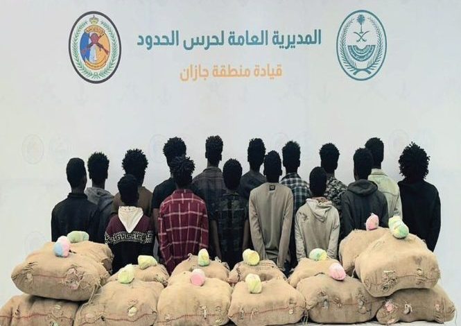 ضربات أمنية تُسقط مهربي ومروجي السموم بجازان وعسير