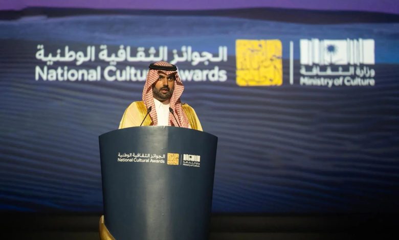 محمد عبده "شخصية العام" في حفل الجوائز الثقافية الوطنية
