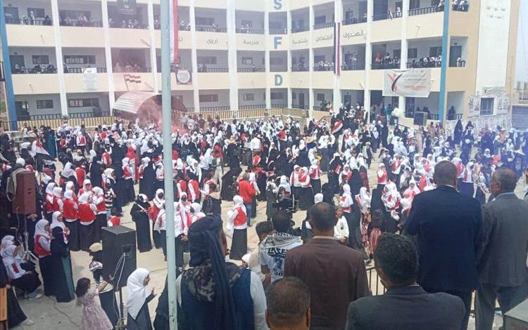 اختتام مهرجان الأغنية الوطنية “تعز تغني”