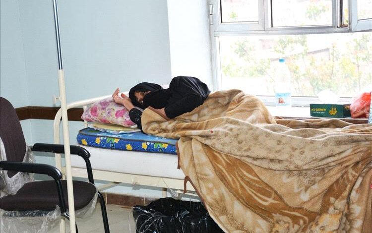 الحديدة.. تسجيل 5 وفيات في مخيمات النازحين جراء الإسهالات المائية