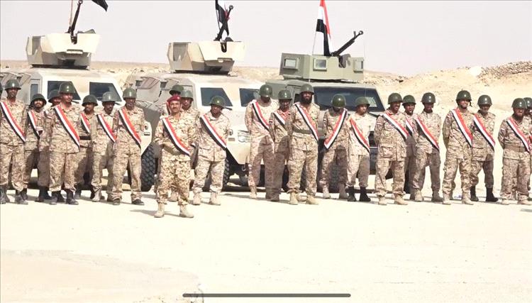 اللواء 315 مدرع يقيم عرضًا عسكريًا بمناسبة ذكرى ثورتي سبتمبر وأكتوبر