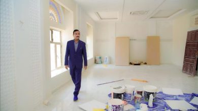 المحافظ بن الوزير يتابع تأهيل مبنى الإدارة المحلية بشبوة