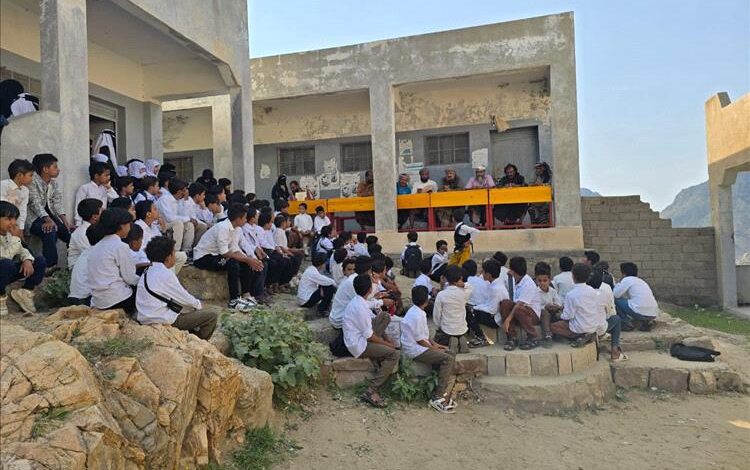 تكريم الطلاب والطالبات المتفوقين بمدرسة الشهيد محسن علوي ناصر بيافع سرار