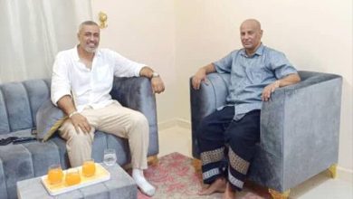 رئيس الاتحاد اليمني لكرة السلة يطمئن على صحة الإعلامي القدير صلاح العماري