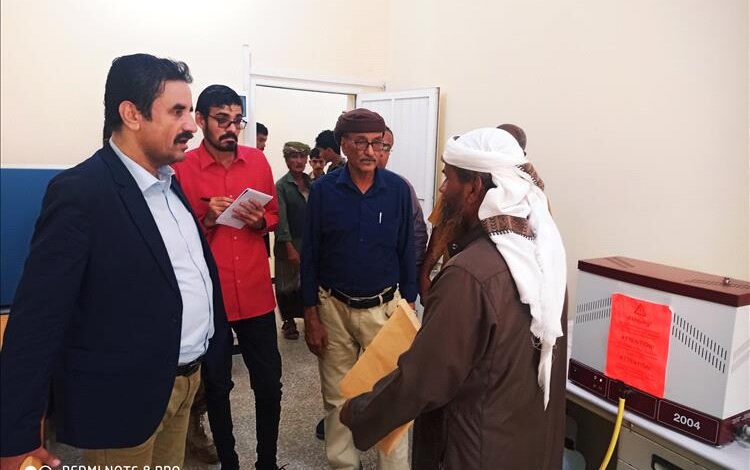 فريق التوجيه والرقابة الرئاسي يزور مركز البحوث الزراعية بالكود بمحافظة أبين ويطلع على سير العمل وأهم الاحتياجات