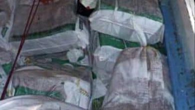 قوات العمالقة تُحبط تهريب كميات ضخمة من الخمور قبالة سواحل لحج