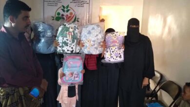 مؤسسة العلا بأبين تدشن توزيع الحقيبة المدرسية على عدد من الأيتام بزنجبار