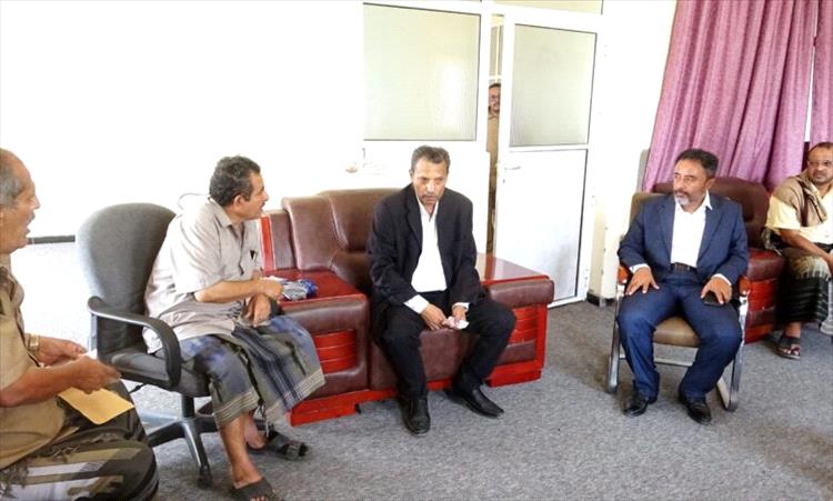 محافظ أبين يناقش مع مدير عام لودر تفعيل نشاط النظافة