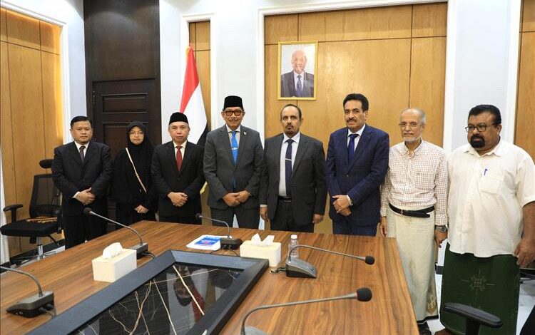 محافظ حضرموت يلتقى سفير اندونيسيا ويؤكدان على أهمية تطوير العلاقات الاقتصادية