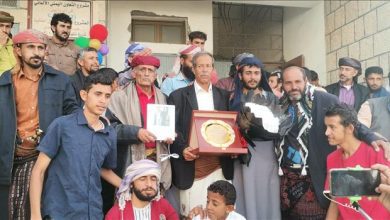 مدرسة جبل السعدي بيافع رصد تكرّم الأستاذ محمد أحمد ثابت الحالمي والطلاب الأوائل والمتفوقين