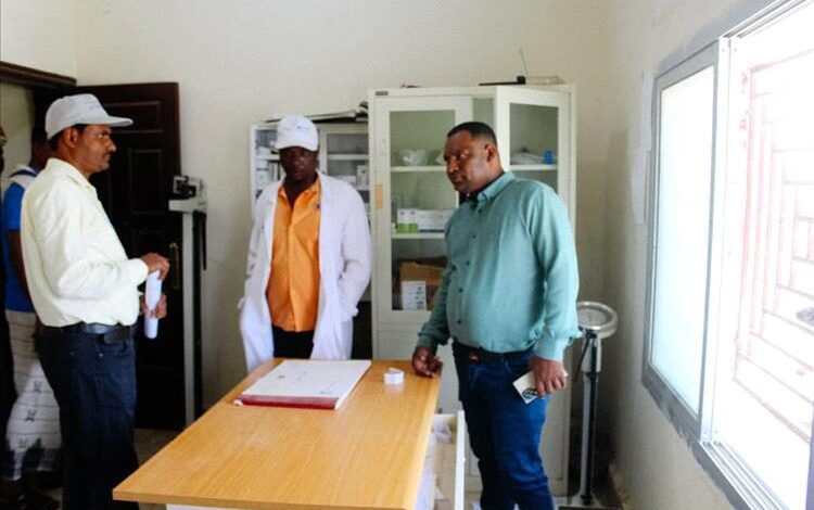 مدير الصحة في بروم ميفع يتفقد المراكز والوحدات الصحية بميفع مع تزويدها بالأدوية الطبية