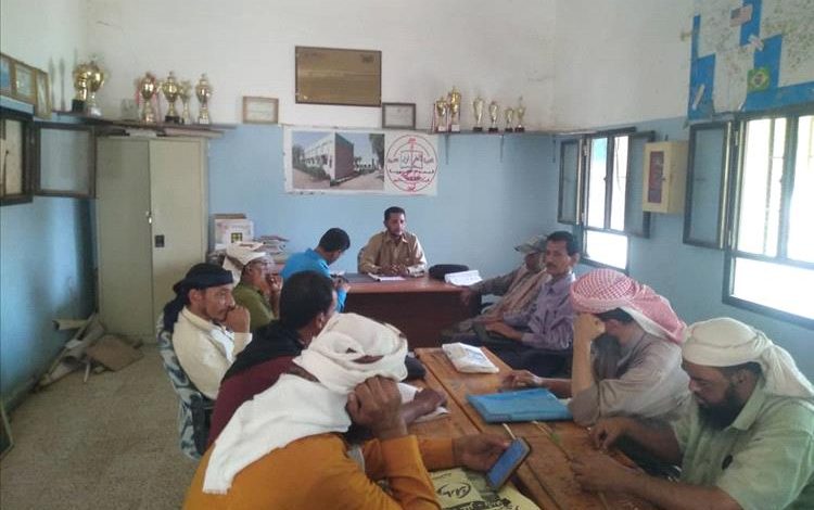 مدير ثانوية الفاروق بجعار يعقد اجتماعا لمناقشة خطة العام الدراسي الجديد
