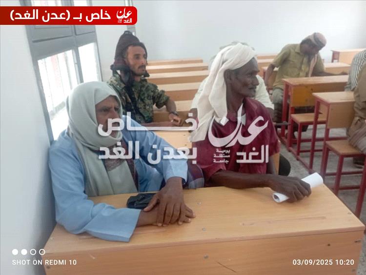 مدير عام أحور يترأس اجتماعاً مشتركاً مع الأجهزة الأمنية والعسكرية وعُقّال الحارات بشأن كهرباء أحور