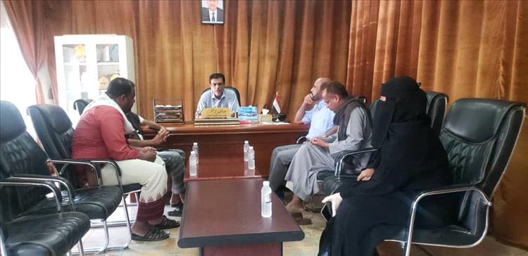 مدير عام القطن يلتقي ممثلي لجنتي أنا المعلم والمتعاقدين بالمديرية