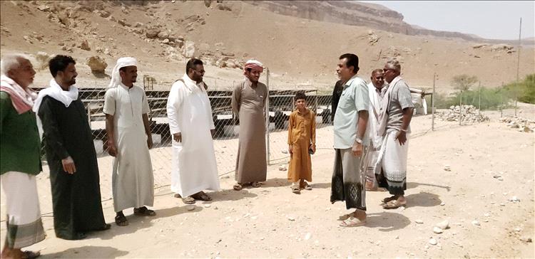 مدير عام مديرية القطن يدشن مشروع الطاقة الشمسية لبئر مياه شرب بحقل الجوادة بالمديرية