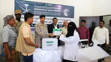 مركزالملك  سلمان للإغاثة يدشن تسليم منحة الحقائب البيطرية بمحافظة سقطرى